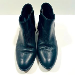 Sam Edelman black Chelsea boots.